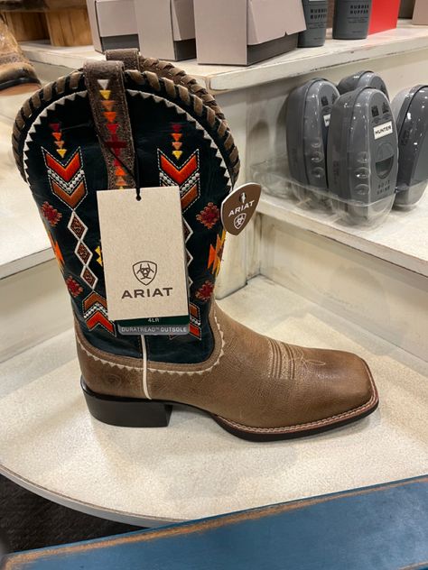 Women Ariat Boots, Women’s Ariat Boots, Ariat Hey Dudes, Western Shoes For Women, Cowgirl Boots Square Toed Ariat, Lucchese Boots Womens Outfit, Country Boots Women, Square Toed Cowgirl Boots, Ariat Boots Women's