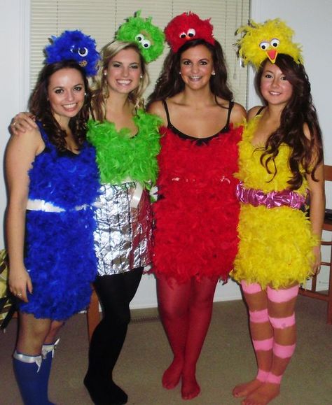 Diy Last Minute Halloween Costumes, Nerd Halloween Costumes, Sesame Street Halloween Costumes, Seven Dwarfs Costume, Last Minute Kostüm, Mario Und Luigi, Diy Halloween Costume Ideas, Candy Costumes, Alien Costume