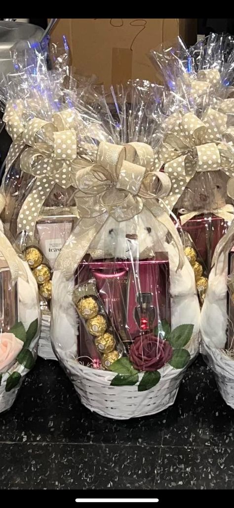 Cleaning Supply Gift Basket Ideas, Black Gift Basket Ideas, Soda Cakes, Gift Basket Business, Cake Gift Basket, Thank You Baskets, Valentines Candy, Candy Arrangements, Mothers Day Baskets