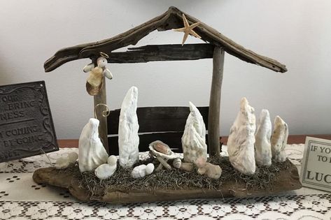 Oyster Shells Diy, Shell Animals, Nativity Creche, 3 Wise Men, Pawleys Island Sc, Oyster Shell Crafts, Shells Diy, Homemade Art, Nativity Sets