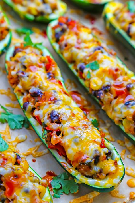 Mexican Burrito Zucchini Boats – The Comfort of Cooking Zucchini Boat Recipes Ground Beef, Burrito Zucchini Boats, Mexican Burritos, Mexican Zucchini, Zucchini Boat Recipes, Recipes Using Ground Beef, Southwestern Recipes, Zucchini Squash, Zucchini Boats