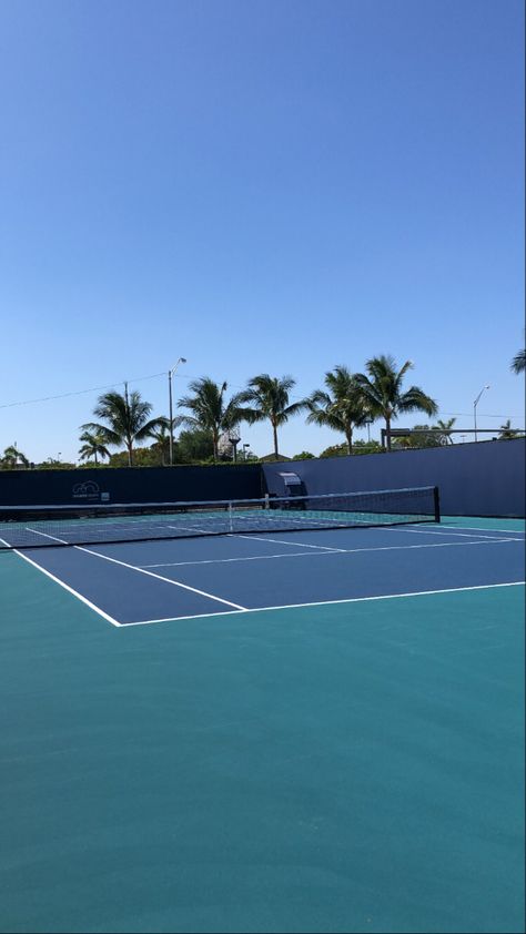 Tennis Court #miami #miamiopen #tenniscourt #tennis Private Tennis Court Luxury, Aesthetic Tennis Court, Tennis Court Aesthetic, Miami Open Tennis, Private Tennis Court, College Tennis, Miami Open, Hotel Ideas, Tennis Aesthetic