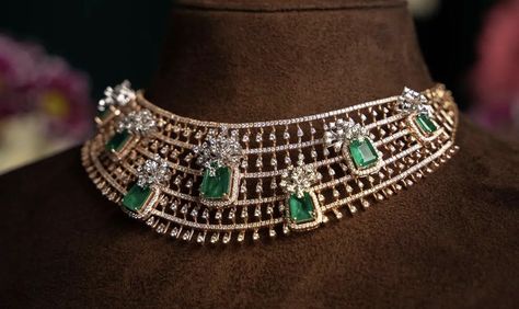 Diamond Chokar Design, Diamond Chocker, Emerald Design, Choker Diamond, Bridal Diamond Necklace, Black Dinnerware, Temple Jewelry Necklace, Choker Necklace Designs, Diamond Pendants Designs