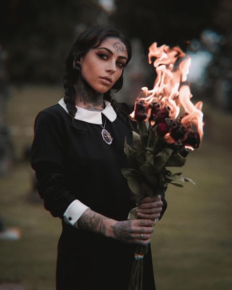 Wednesday Addams Aesthetic, Cemetery Photoshoot, Wednesday Addams Makeup, Addams Makeup, Addams Aesthetic, Halloween Styled Shoot, Creepy Photography, Photography Headshots, Witch Photos