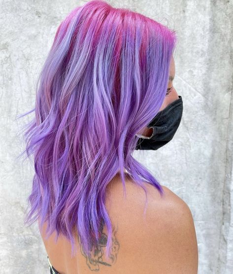 November Hair Color, New Years Hair, Pink Purple Hair, Color Ideas For Short Hair, Magenta Hair, Hair Styels, Hair Shadow, Ideas For Short Hair, Gorgeous Hair Color