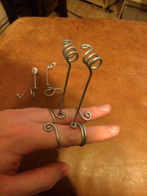 Roach Clips, Wire Wrap Jewelry Designs, Wire Wrapped Jewelry Diy, Sunset Boulevard, Wire Ring, Diy Holder, Diy Wire Jewelry, Diy Crafts To Do, Wire Work Jewelry