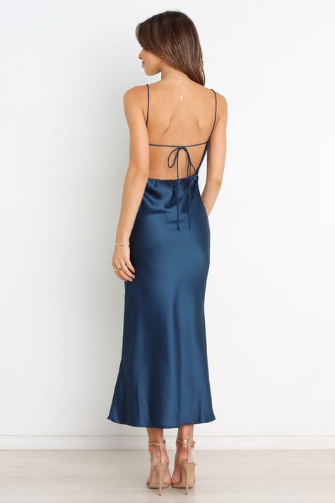 Silk Dresses Outfit, Blue Wedding Guest Dresses, Usa Wedding, Blue Satin Dress, Blue Silk Dress, Guest Attire, Wedding Attire Guest, Wedding Guest Outfit Summer, Grad Dresses