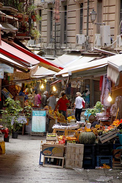 An Impromtu Tour of the Vucciria Market - Palermo For 91 Days Palermo Sicily, Outdoor Market, Sicily Italy, Urban Living, Catania, Palermo, Amalfi, Italy Travel, Sicily