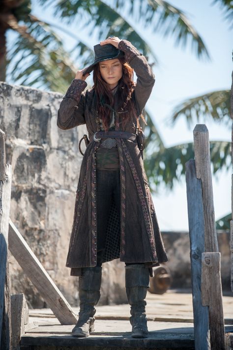 Black Sails - Anne Bonny Pirate Clothing, Clara Paget, Pirate Garb, Anne Bonny, Pirate Cosplay, Kaptan Jack Sparrow, Pirate Queen, Pirate Outfit, Black Sails