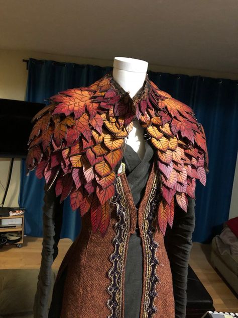 Keyleth’s Mantle by Jessica Dru Burgundy Shoes, Idee Cosplay, Leather Armor, Estilo Hippie, Fantasy Costumes, Fantasy Dress, Fantasy Clothing, Fantasy Fashion, Character Outfits