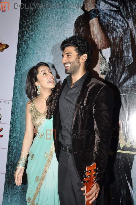 Laugh and happiness Aditya Roy Kapoor, Bollywood Love Quotes, Roy Kapoor, Vintage Bollywood Aesthetic, Bollywood Retro, Lily Maymac, Shraddha Kapoor Cute, Desi Love, Romantic Couple Images