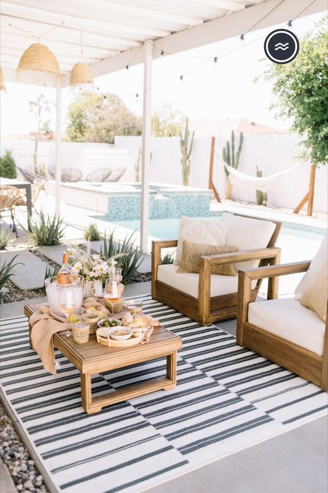 Beautiful outdoor spaces perfect for summer entertaining featuring a machine washable outdoor rug. Coastal Patio Ideas, Outdoor Entertaining Ideas, Pool Patio Furniture, Rooftop Patio Design, Small Outdoor Patios, Coastal Patio, Cheap Backyard, Mom Of 3, Patio Wall