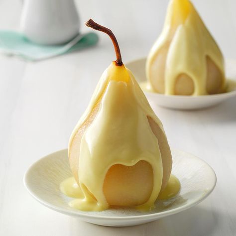 Fresh Pear Recipes, Poached Pears Recipe, Pear Recipe, Custard Sauce, Pear Dessert, Vanilla Sauce, Special Occasion Food, Poached Pears, Pear Recipes