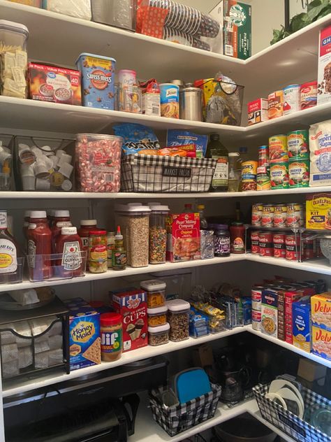 Realistic Pantry, First Apartment Tips, Apartment Tips, Swiss Miss, Pike Place, Pantry Organization, Mac And Cheese, Pantry, Apartment