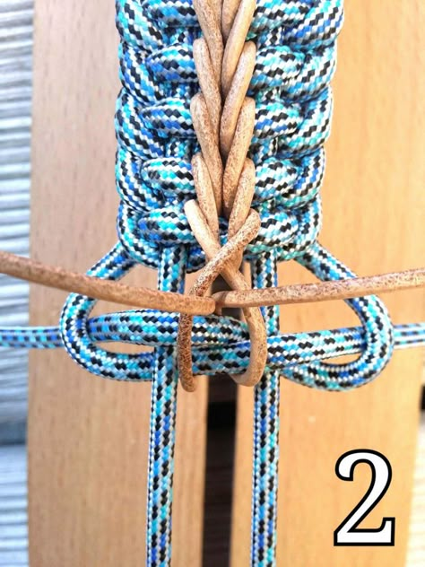 Center Line | Swiss Paracord Paracord Designs, Paracord Bracelet Instructions, Paracord Projects Diy, Paracord Bracelet Designs, Paracord Bracelet Patterns, Paracord Bracelet Tutorial, Paracord Braids, Swiss Paracord, Diy Dog Collar