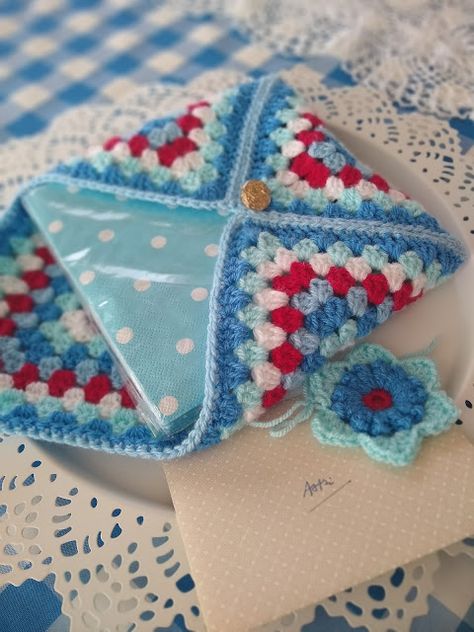 Granny Square Napkin Envelope Granny Square Envelope Pouch, Crochet Granny Square Envelope, Granny Square Envelope, Crochet Envelope, Square Envelope, Envelope Pattern, Spool Knitting, Square Envelopes, Small Envelopes