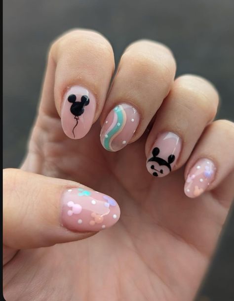 Minnie Mouse Nails Simple, Disney Parks Nails, Nail Disney Designs, Disney Press On Nails, Disney Nails Acrylic Short, Kid Disney Nails, Zootopia Nails, Easy Disney Nail Designs, Disney Nails Diy