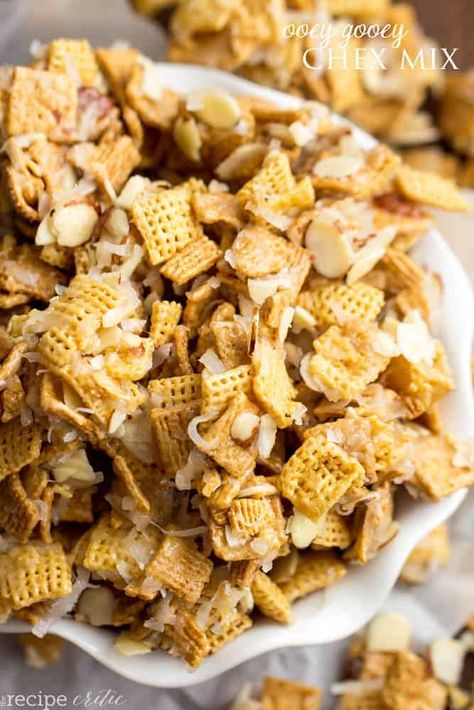 Sweet Party Mix, Chex Mix Recipes Sweet, Sweet Chex Mix, Sweet Chex, Party Mix Recipe, Cereal Mix, Chex Mix Recipes, Snack Mix Recipes, Party Mix