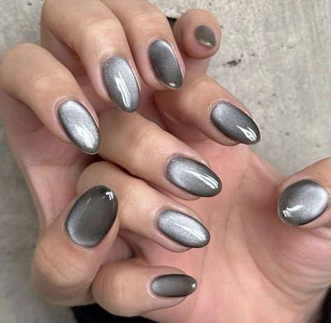 Cat Eye Nails Polish, August Nails, Eye Nail Art, Chrome Nails Designs, May Nails, Classic Party, Dip Nails, Gray Nails, Uv Nails