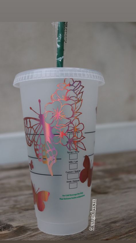 Starbucks Tumbler Personalized Mom, Sunflower Starbucks Cup, Cricut Starbucks Cup Butterfly, Butterflies Tumbler Cups, Sunflower And Butterfly Tumbler Cup, Rose Gold Butterfly, Custom Starbucks Cup, Cute Coffee Mugs, Starbucks Tumbler