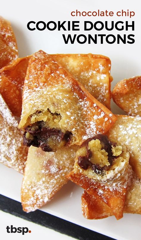 You’ve never had wontons like these! Gooey chocolate chip cookie dough is tucked inside golden, crispy wonton wrappers for a fun twist on dessert no one will see coming (or be able to put down). Wonton Wrapper Recipes, Fair Foods, Weight Watcher Desserts, Gooey Chocolate Chip Cookies, Crispy Wonton, Funnel Cakes, Fair Food, Low Carb Dessert, Wonton Wrappers