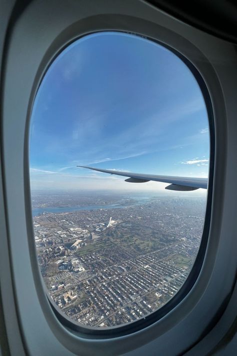 Paris Airport Fake Story, Fake Airport Pics, Airport Asethic Pics, Airport Pics Ideas, Instagram Story Airport, Airport Photos Instagram, Night Plane Aesthetic, Airport Photos Ideas, Plane Aesthetic Wallpaper