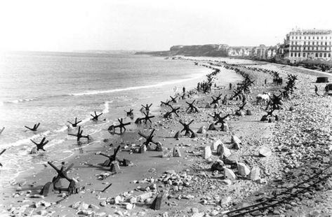 D Day Normandy, D Day Beach, Battle Of Normandy, Operation Overlord, German People, Wwii Photos, British Soldier, German Tanks, German Army