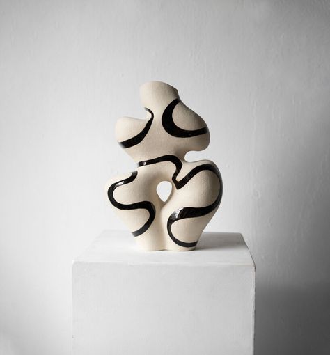 Abstract Ceramic Sculpture Ideas, Simple Sculpture Ideas, Minimalist Ceramics, Abstract Ceramics, Clay Abstract, Abstract Pottery, Clay Objects, Unusual Candles, Interior Boho