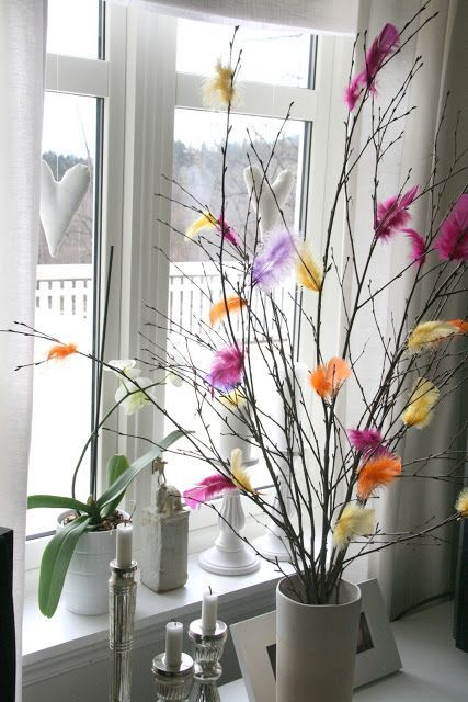 40+ Beautiful Easter Decorations that will transform your home Easter Inspiration Decor, Easter Porch, Easter Egg Garland, Pom Pom Tree, Creative Easter Eggs, Easter Nests, Easter Gathering, Easter Craft Decorations, Crafts Easter