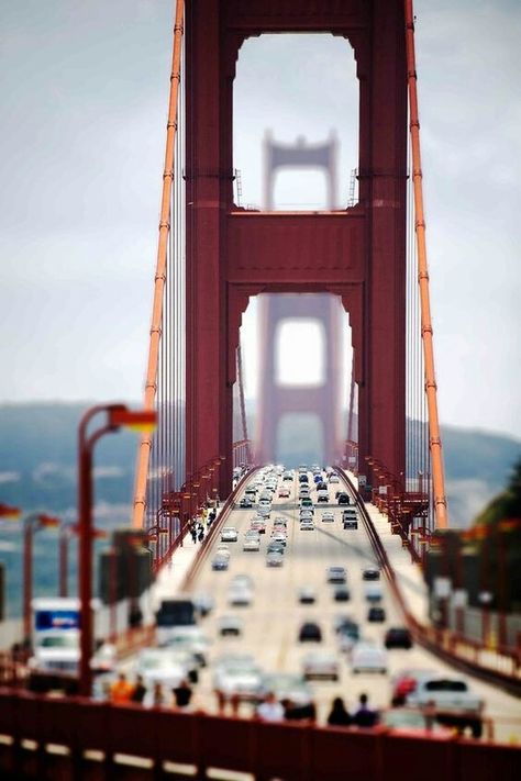 Tilt Shift Photos, Tilt Shift Photography, Tilt Shift Lens, Miniature Photography, The Golden Gate Bridge, Tilt Shift, Photography Basics, Foto Inspiration, Photography Techniques