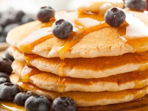 Low Calorie Protein Pancakes, Healthy Protein Pancakes, Protein Pancakes Recipe, Low Calorie Protein, Healthy Pancake Recipes, Healthy Afternoon Snacks, Plant Based Protein Powder, Pancakes Ingredients, Protein Packed Breakfast