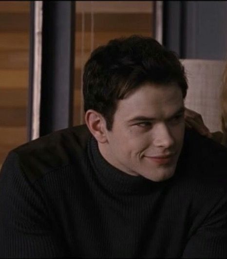 Emmett Twilight, Vampire Love Story, Emmett Cullen, Paul Lahote, Twilight Cast, Team Jacob, Just Good Friends, Twilight Photos, 2013 Swag Era