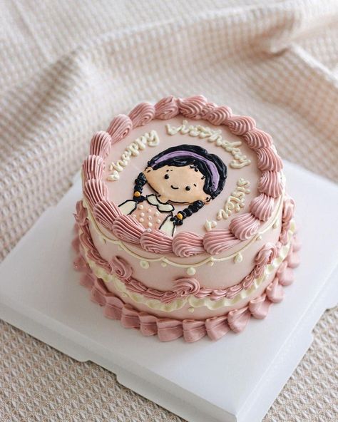 Drawing Cake, Sailor Moon Cakes, Peppa Pig Birthday Cake, Unique Cakes Designs, Pig Birthday Cakes, Peppa Pig Cake, Birthday Cake With Flowers, Korean Cake, Pig Cake