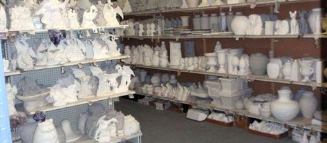 Bisque Pottery, Ready To Paint Ceramics, Ceramic Art Sculpture, Ceramic Molds, Christmas Village Houses, Ceramic Bisque, New Ceramics, Doll Painting, Ceramic Houses