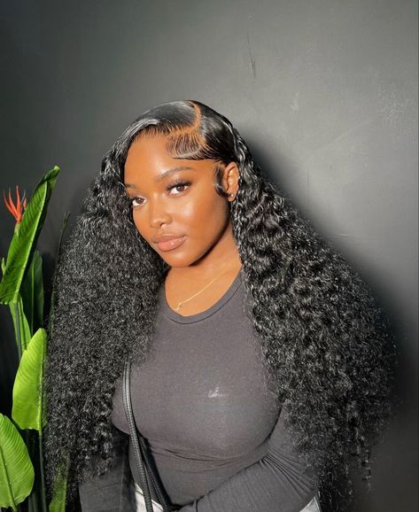 Curly Hair Side Part, Black Curly Wig, Luxury Hair Extensions, Frontal Wig Hairstyles, Protective Hairstyles Braids, Natural Curls Hairstyles, Curly Lace Front Wigs, Hair Ponytail Styles, Dope Hairstyles