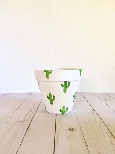 Painted Pot, Terra Cotta Clay Pots, Plant Pot Design, Diy Pottery Painting, Flower Pot Art, Painted Terracotta, Plant Pot Diy, Painted Pots Diy, Painted Plant Pots