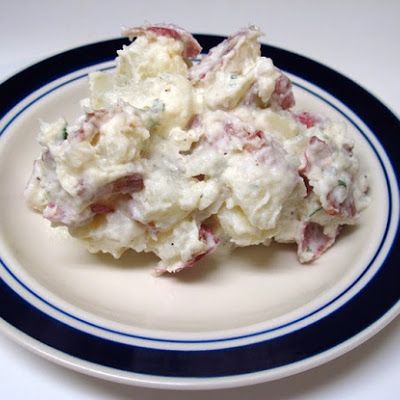 Bacon Ranch Sour Cream Potato Salad - super yum! Made with 3lbs potatoes instead of 2. Used same amount of Mayo, 3/4c sour cream, whole packet ranch dressing mix, double all the seasonings, and same amount of bacon but subbed bacon bits and soy "bacon pieces". Next time would keep sour cream at 1/2c if doing 3lbs or reduced them if doing 2lbs. A Ranch Sour Cream, Sour Cream Potato Salad, Bacon Ranch Potato Salad, Sour Cream Potatoes, Ranch Potato Salad, Bacon Ranch Potatoes, Potato Salad Recipe, Bacon Ranch, Mini Pizza