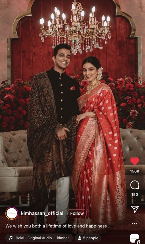 Reception Couple Dress Indian, Reception Look Bride Indian, Engagement Outfits Indian Couple, Wedding Reception Sarees For Bride, Reception Saree For Bride, Indian Reception Outfit, Indian Bridal Wear Red, Engagement Dress For Groom, Indian Wedding Reception Outfits