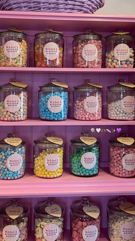 Candy Giveaway Ideas, Wax Melt Storage Ideas, Candy Shop Interior, Candy Storage Ideas, Essential Oil Candle Recipes, Wax Melts Storage, Temporary Shop, Candy Store Design, Candy Store Display