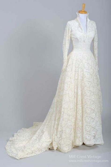 Vintage Wedding Gown, Lace Silk, Wedding Gowns Vintage, Vintage Gowns, Silk Taffeta, Vestidos Vintage, Vintage Bride, Historical Dresses, Vintage Bridal