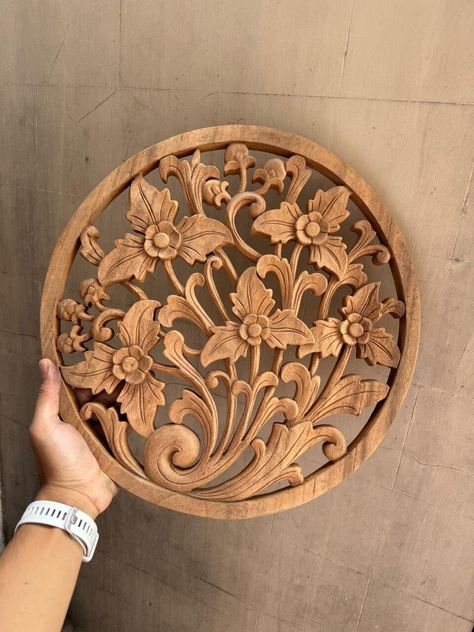 Title:  Elegant Hand-Carved Rose Wooden Art - Beautiful Floral Wall Decoration for Home Decor Description: Transform your living space with our Elegant Hand-Carved Rose Wooden Art. This exquisite piece features a meticulously crafted rose design, hand-carved with exceptional skill to highlight the delicate beauty of each petal. Perfect for adding a touch of sophistication and charm to any room, this floral wall art brings a timeless elegance to your home decor. Made from premium wood, this carvi Floral Wood Carving, Unique Utensils, Carved Wood Wall Decor, Gold Bedroom Decor, Wood Carving Furniture, Stylish Wall Decor, Chip Carving, Wood Carving Designs, Wood Carving Patterns