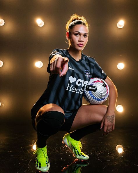 This is your reminder that Trinity Rodman plays for the Washington Spirit and you can watch her on the pitch this season 😉 Washington Spirit, Trinity Rodman, Usa Soccer Team, Usa Soccer, The Pitch, Soccer Pictures, Women's Sports, Neymar Jr, Soccer Team