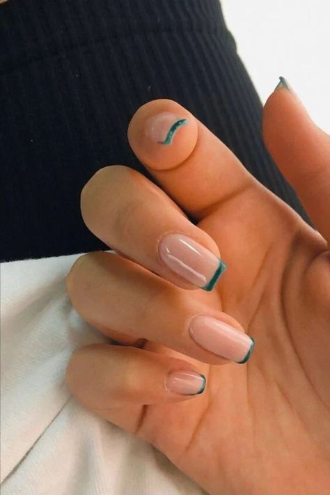 Short Acrylic Nails Green Tips, French Nails Green Design, French Tip Nails With Green Accent, Neutral Emerald Green Nails, Emerald Green Minimalist Nails, Green Tip Dip Nails, Trendy Green Nails Square, Green Tip Nails Square, Emerald Tip Nails