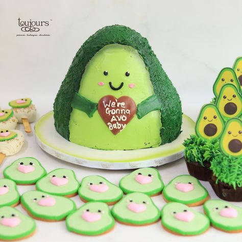 We're gonna avo baby! Such a cute theme idea with an Avocado shape cake, cakesicles, cupcakes, cookies. Avocado Shaped Cake, Avocado Themed Baby Shower Ideas, Avocado Baby Shower Theme, Avocado Theme, Avocado Party, Avocado Cake, Customised Cakes, Baby Shower Cake Designs, Cake And Dessert