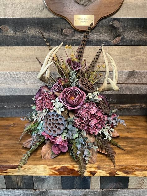 Deer Antler Wedding Bouquet, Deer Head Flower Arrangement, Flower Arrangements With Antlers, Antler With Flowers, Antler Mount With Flowers, Antlers With Flowers, Deer Antler Wedding, Gee Gee Christmas Antler Flower Srrangements, Rustic Arrangements