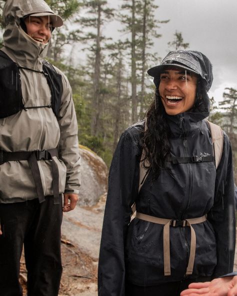 Arc'teryx (@arcteryx) • Instagram photos and videos Hiking Core, Black Jacket Style, Hiking Lifestyle, Arcteryx Jacket, Squamish Bc, Cute Hiking Outfit, Hiking Fits, Coastal Fashion, Outdoorsy Style