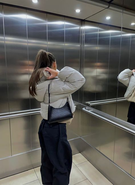 Elevator Poses Instagram, Elevator Pics Instagram, Lift Aesthetics Photos, Elevator Photoshoot Aesthetic, Elevator Pictures Instagram, Mall Photo Ideas, Poses In Elevator, Elevator Aesthetic Pics, Elevator Instagram Picture