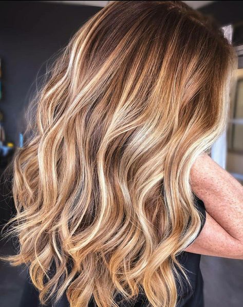 Winter Hair Colour For Blondes, Hair Colour Trends, Hair Colour Ideas, Strawberry Blonde Hair Color, Kadeřnické Trendy, Hair Color Caramel, Ginger Spice, Colour Trends, Caramel Hair