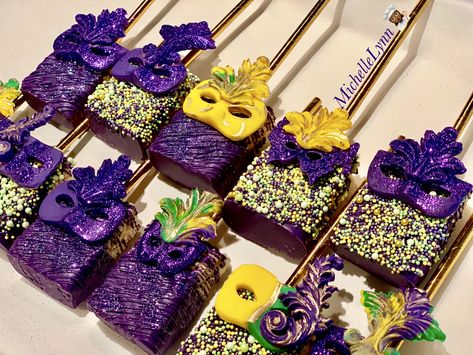 Mardi Gras 60th Birthday Party, Mardi Gras Treat Table, Mardi Gras Dessert Table, Mardi Gras Cake Pops, Mardi Gras Theme Party, Mardi Gras Desserts, Mardi Gras Drinks, Elegant Cake Pops, Mardi Gras Cake