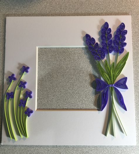 Quilled frame Quilled Frames, Quilling Frames, Quilling Frame Ideas, Paper Quilling Photo Frame Ideas, Quilled Frames Border, Photo Frame Quilling Design, Quiling Paper Art, Quilling Photo Frames, Embroidery Cards Pattern